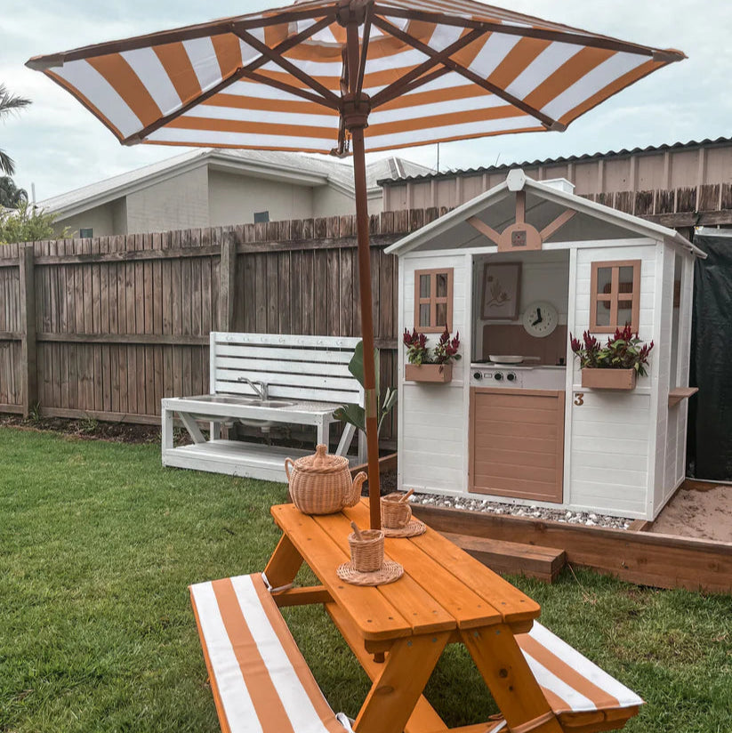 Picnic Table - Umbrella & Cushions